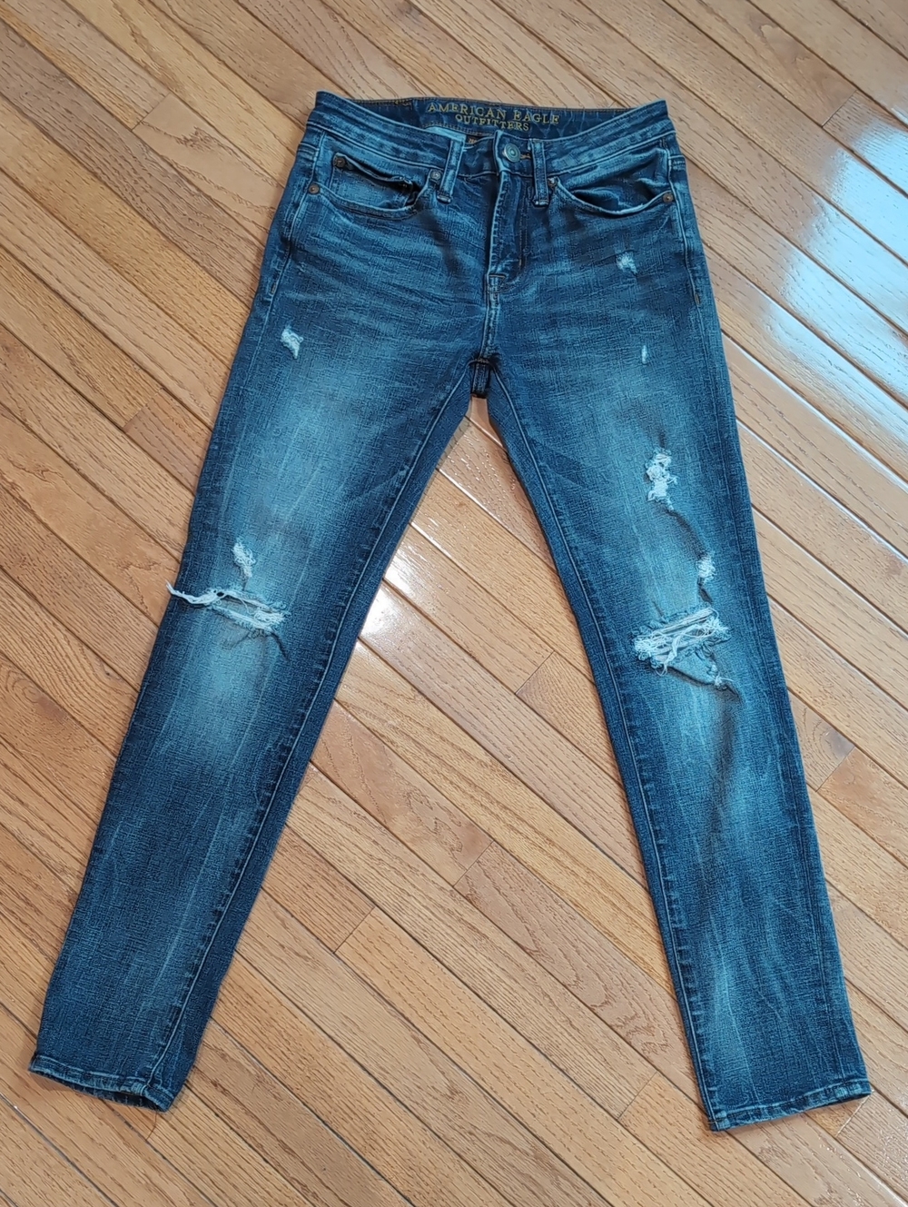 American Eagle Outfitters Dark Blue Distressed Skinny Jeans - Women's